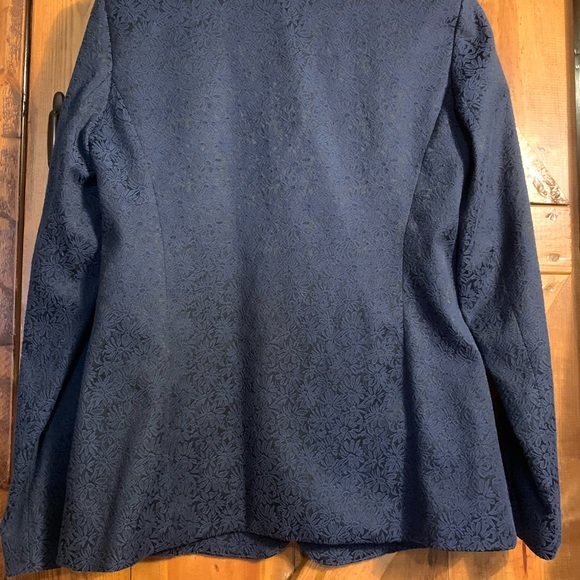 Floral Jaquared embellished blazer - Picture 3 of 9